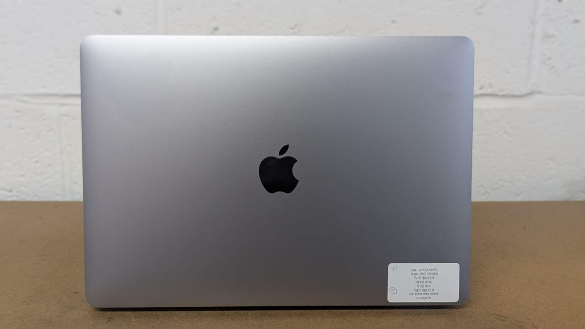 Apple MacBook M1 – 13.3” Retina | 8GB RAM | 256GB SSD | macOS Sequoia