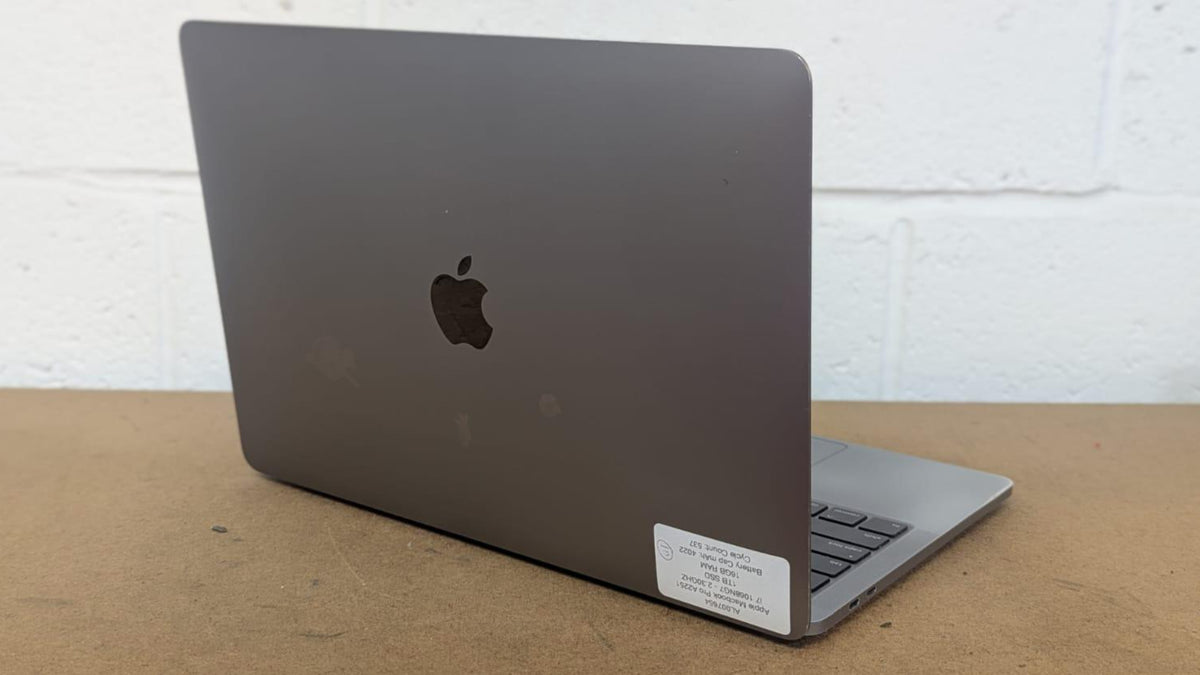 Apple MacBook Pro 2020 – 13.3” Retina | Intel Core i7 | 16GB RAM | 1TB SSD