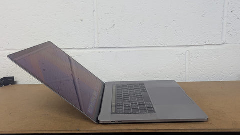 Apple MacBook Pro 2018 – 15.4” Retina | Intel Core i7