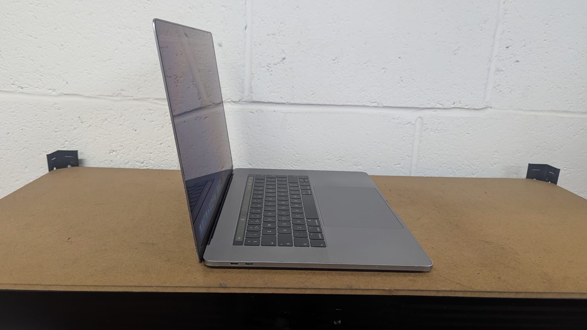Apple MacBook Pro 2018 – 15.4” Retina | Intel Core i7